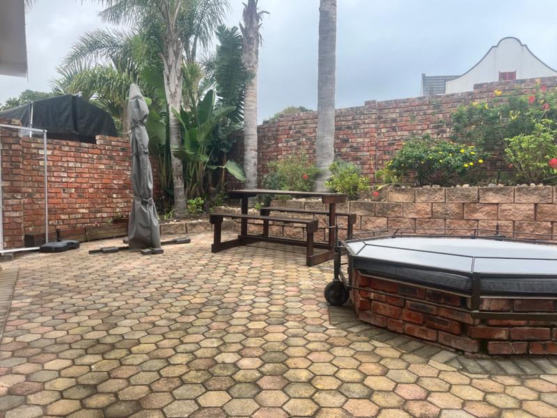 4 Bedroom Property for Sale in Fraaiuitsig Western Cape